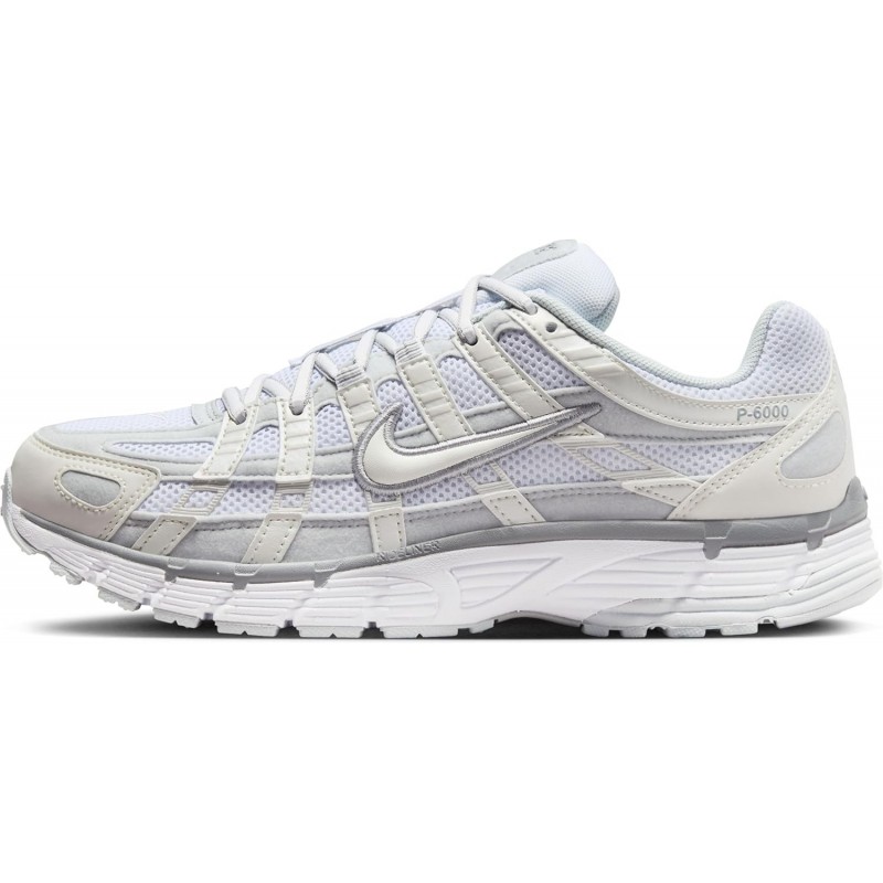 Chaussures Nike P-6000 (FV6603-101, Blanc sommet métallique/Platine pur/Gris loup/Blanc)