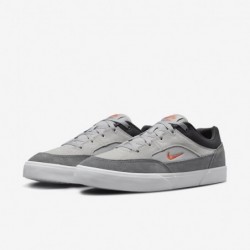 Chaussures Nike SB Malor pour homme (FV6064-004, gris fumé clair/gris fumé foncé)